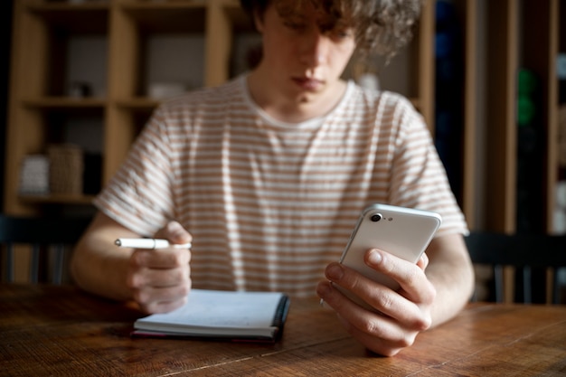 Subscription Fatigue in 2025: Are Consumers Canceling Memberships?