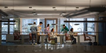 Is the 4-Day Work Week the New Normal? Productivity in 2025 - Cover Image