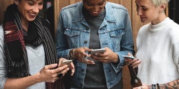 AI Personalization: Reshaping US Consumer Experiences - Cover Image