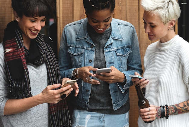 AI Personalization: Reshaping US Consumer Experiences